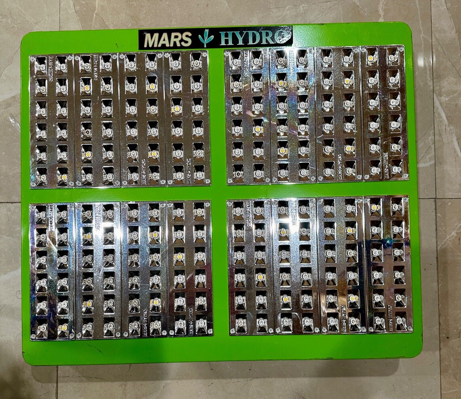 Mars Hydro Mars Reflector 192 LED Grow Light 410W 