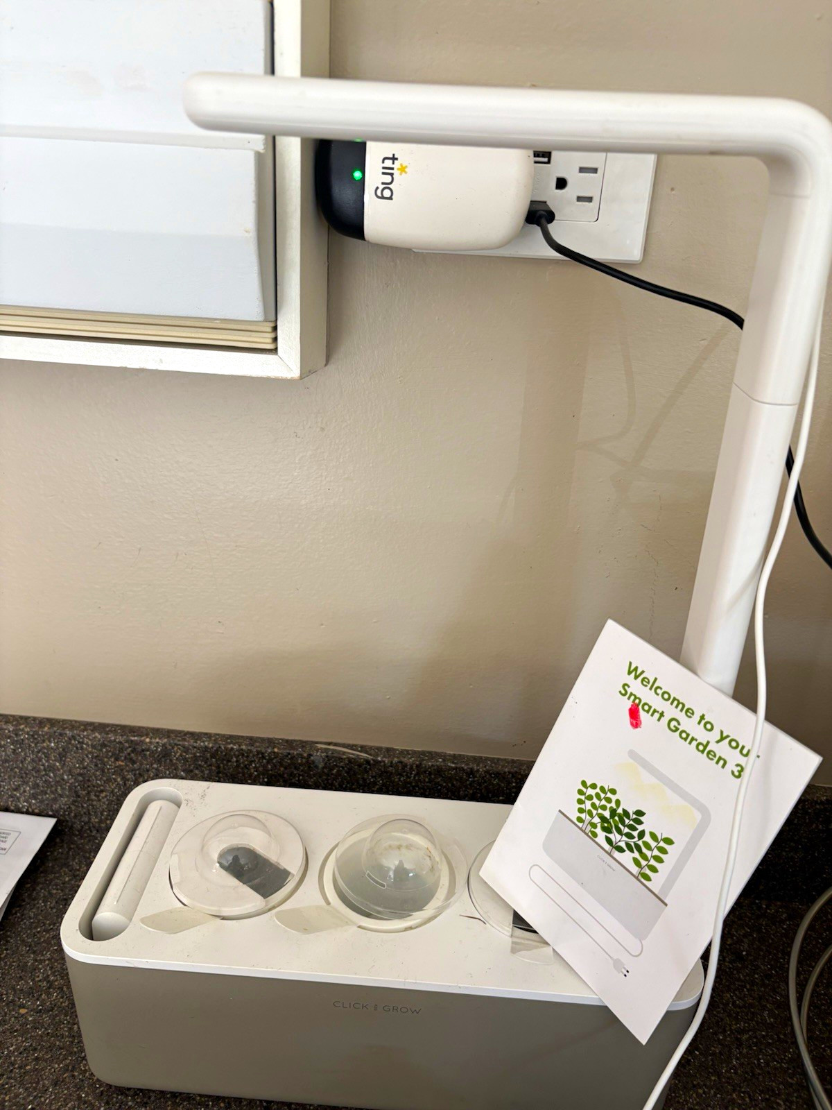 Click & Grow Smart Garden 3 Indoor Hydroponic System LED Auto Watering White Click & Grow Smart Garden 3 Indoor Hydroponic System LED Auto Watering White
