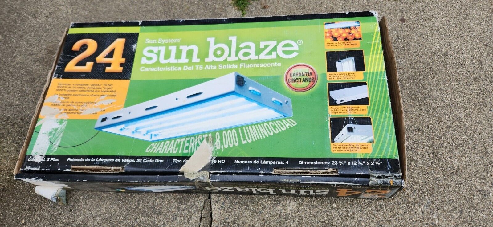 Sun Blaze 24 - 2' 4 Lamp T5 Fluorescent Strip Light  - 120 Volt (Blue)