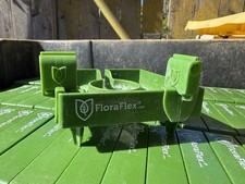 Floraflex 4x4 FloraCap Top Feed Irrigation System set of 100 with drip line clip picture