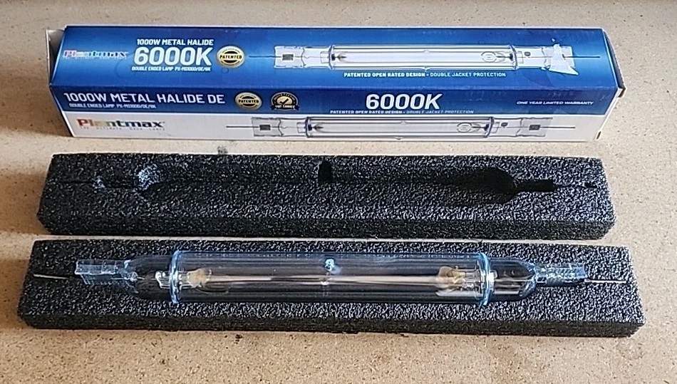 Plantmax 1,000W Metal Halide Double Ended 6K Bulb Double Jacket Protection Plantmax 1,000W Metal Halide Double Ended 6K Bulb Double Jacket Protection