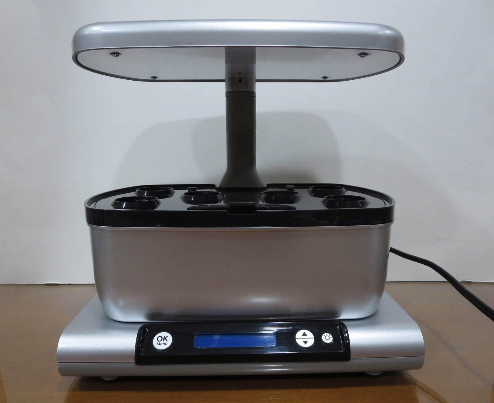AeroGarden Harvest Model 100641 SILVER - Working, with Parts and Instructions