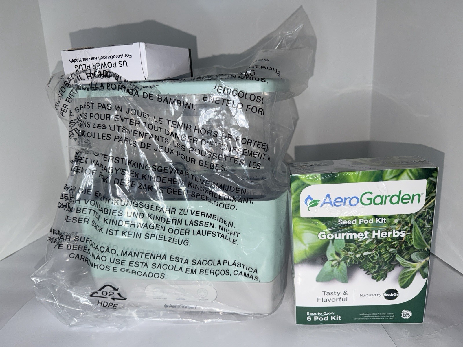 AeroGarden 100690 Harvest In Home Indoor Garden System W Herbs 6 Pods Plz Read AeroGarden 100690 Harvest In Home Indoor Garden System W Herbs 6 Pods Plz Read