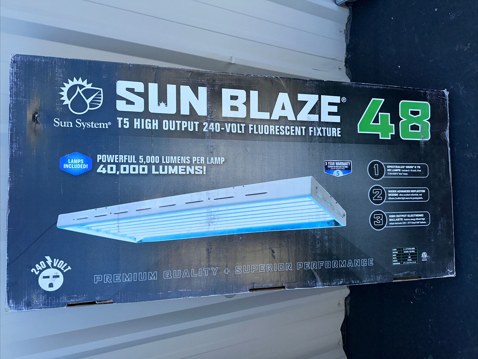 Sun Blaze T5 48 High Output 240v Fluorescent Fixture 4 Ft 40000 Lumen 8 Lamps